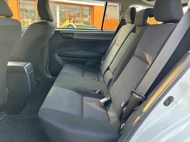 カローラフィールダー １．５Ｘ　禁煙車　車検整備付　アイドリングストップ　ＡＡＣ　純正ＳＤナビ　地デジ　Ｂｌｕｅｔｏｏｔｈ　Ｂカメラ　キーレス　ＥＴＣ　ドラレコ　電格ミラーウインカー　チルトステア　シートリフター（18枚目）