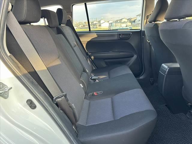 カローラフィールダー １．５Ｘ　禁煙車　車検整備付　アイドリングストップ　ＡＡＣ　純正ＳＤナビ　地デジ　Ｂｌｕｅｔｏｏｔｈ　Ｂカメラ　キーレス　ＥＴＣ　ドラレコ　電格ミラーウインカー　チルトステア　シートリフター（19枚目）