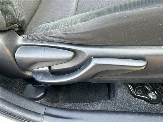 カローラフィールダー １．５Ｘ　禁煙車　車検整備付　アイドリングストップ　ＡＡＣ　純正ＳＤナビ　地デジ　Ｂｌｕｅｔｏｏｔｈ　Ｂカメラ　キーレス　ＥＴＣ　ドラレコ　電格ミラーウインカー　チルトステア　シートリフター（30枚目）