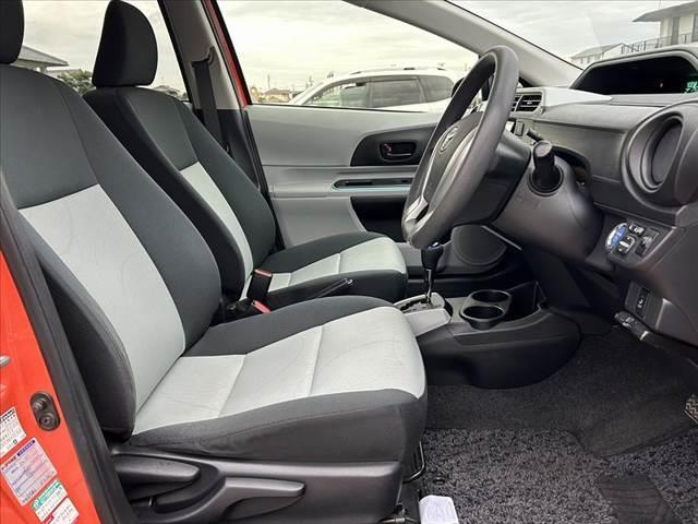 アクア Ｓ　禁煙車　スマートキーＸ２　ＯＰ１６インチＡＷ　大型リアスポ　社外ＳＤナビ　フルセグ　ＢＴ　ＤＶＤ　Ｂカメラ　オートライト　チルトステア　シートリフターＰガラス　ＥＴＣ　電格ウインカーミラー　マット（16枚目）