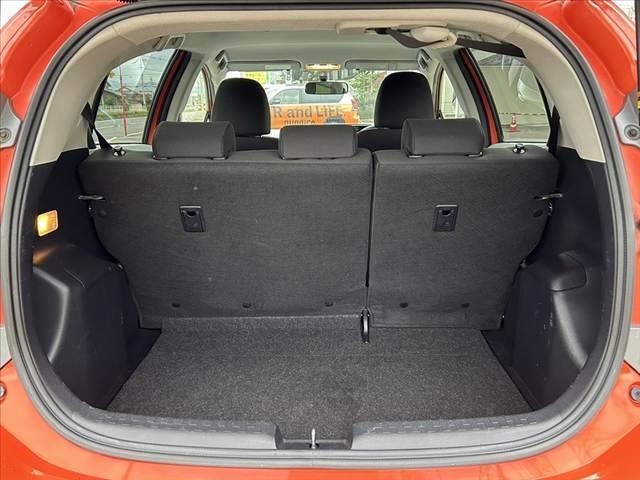 アクア Ｓ　禁煙車　スマートキーＸ２　ＯＰ１６インチＡＷ　大型リアスポ　社外ＳＤナビ　フルセグ　ＢＴ　ＤＶＤ　Ｂカメラ　オートライト　チルトステア　シートリフターＰガラス　ＥＴＣ　電格ウインカーミラー　マット（20枚目）