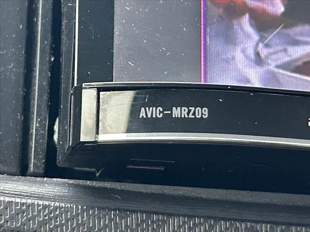 アクア Ｓ　禁煙車　スマートキーＸ２　ＯＰ１６インチＡＷ　大型リアスポ　社外ＳＤナビ　フルセグ　ＢＴ　ＤＶＤ　Ｂカメラ　オートライト　チルトステア　シートリフターＰガラス　ＥＴＣ　電格ウインカーミラー　マット（22枚目）