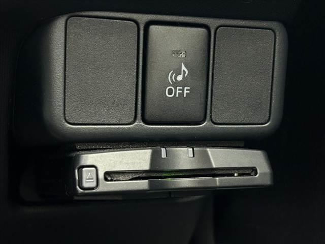 アクア Ｓ　禁煙車　スマートキーＸ２　ＯＰ１６インチＡＷ　大型リアスポ　社外ＳＤナビ　フルセグ　ＢＴ　ＤＶＤ　Ｂカメラ　オートライト　チルトステア　シートリフターＰガラス　ＥＴＣ　電格ウインカーミラー　マット（24枚目）