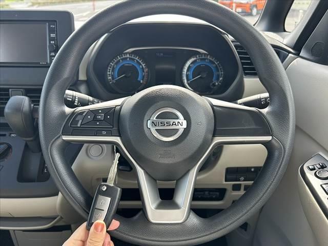 ルークス Ｓ　禁煙車　エマブレ　オートハイビーム　純正メモリナビ　地デジ　ＢＴ　Ｂカメラ　キーレス　オートライト　Ａストップ　チルトステア　シートリフター　電格ミラー　ＥＴＣ　Ｐガラス　ベンチシート　アームレスト（5枚目）