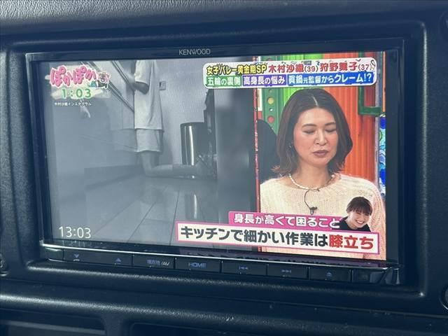 ランドクルーザー７０ ＬＸ　４ＷＤ　リフトアップ　社外ハンドル　社外ＳＤナビ　フルセグ　Ｂｌｕｅｔｏｏｔｈ　ＥＴＣ　スペアキー　Ｒガラスフィルム施工　ルーフキャリア　フロアマット　ドアバイザー（4枚目）