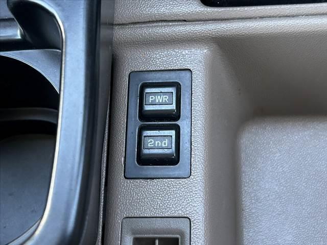 ランドクルーザー７０ ＬＸ　４ＷＤ　リフトアップ　社外ハンドル　社外ＳＤナビ　フルセグ　Ｂｌｕｅｔｏｏｔｈ　ＥＴＣ　スペアキー　Ｒガラスフィルム施工　ルーフキャリア　フロアマット　ドアバイザー（26枚目）