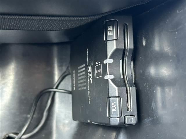 ランドクルーザー７０ ＬＸ　４ＷＤ　リフトアップ　社外ハンドル　社外ＳＤナビ　フルセグ　Ｂｌｕｅｔｏｏｔｈ　ＥＴＣ　スペアキー　Ｒガラスフィルム施工　ルーフキャリア　フロアマット　ドアバイザー（27枚目）