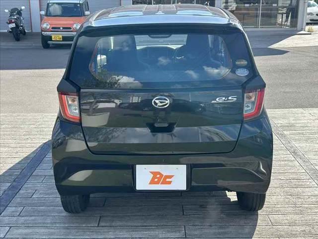 各種オートローンの取り扱いも行っております。（セディナ・ジャックス・オリコｅｔｃ）審査は簡単、免許書さえあれば所得証明など不要で即審査させて頂きます。