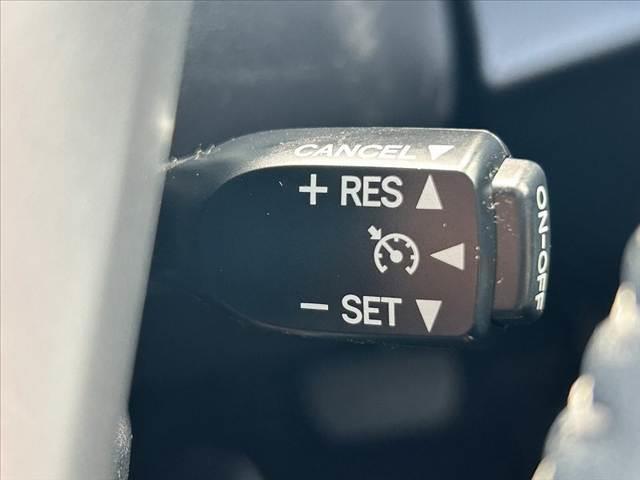 アクア G 中期 禁煙車 車検整備付 スマートキー セーフティセンスC クルコン Fシートヒーター オートライト 電格ウインカーミラー ステリモ Bカメラ 革巻きステア アームレスト チルトステア シートリフター(6枚目)