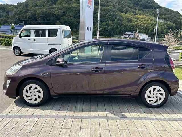 アクア G 中期 禁煙車 車検整備付 スマートキー セーフティセンスC クルコン Fシートヒーター オートライト 電格ウインカーミラー ステリモ Bカメラ 革巻きステア アームレスト チルトステア シートリフター(15枚目)