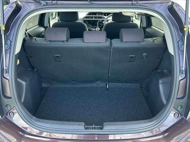 アクア G 中期 禁煙車 車検整備付 スマートキー セーフティセンスC クルコン Fシートヒーター オートライト 電格ウインカーミラー ステリモ Bカメラ 革巻きステア アームレスト チルトステア シートリフター(20枚目)
