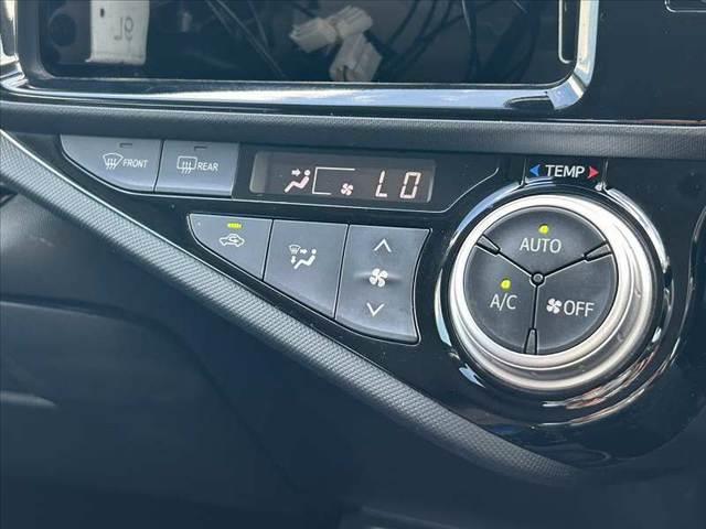 アクア G 中期 禁煙車 車検整備付 スマートキー セーフティセンスC クルコン Fシートヒーター オートライト 電格ウインカーミラー ステリモ Bカメラ 革巻きステア アームレスト チルトステア シートリフター(21枚目)