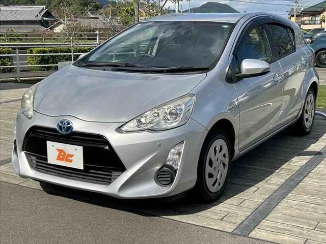 アクア Sスタイルブラック 禁煙車 車検整備付き 中期 セーフティセンスC Aハイビーム スマートキーX2 Fシートヒーター 純SDナビ 地デジ BT Bカメラ ステリモ オートライト ETC ドラレコ コーナーセンサー(8枚目)