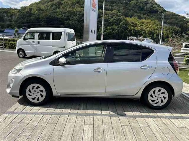 アクア Sスタイルブラック 禁煙車 車検整備付き 中期 セーフティセンスC Aハイビーム スマートキーX2 Fシートヒーター 純SDナビ 地デジ BT Bカメラ ステリモ オートライト ETC ドラレコ コーナーセンサー(15枚目)