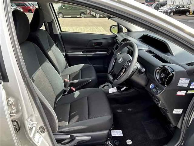 アクア Sスタイルブラック 禁煙車 車検整備付き 中期 セーフティセンスC Aハイビーム スマートキーX2 Fシートヒーター 純SDナビ 地デジ BT Bカメラ ステリモ オートライト ETC ドラレコ コーナーセンサー(16枚目)