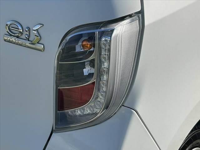 ミライース L SA 後期 禁煙車 車検整備付 スマートアシスト エコアイドル キーレス 純正CDオーディオ ヘッドライトレベライザー ACソケット 横滑り防止 WSRSエアB 純正セキュリティ フロアマット ドアバイザー(28枚目)