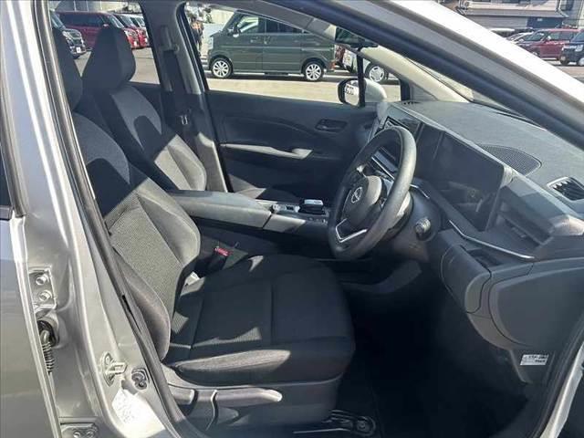 ノート S 後期 車検整備付 エマブレ アラビュー インテリルームミラー Aハイビーム オートライト スマートキー2ケ 社外CDオーディオ チルトステア シートリフター 電格ミラーウインカー ETC(16枚目)