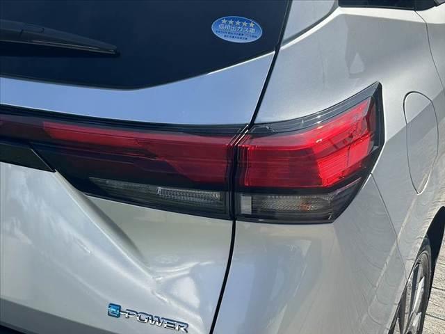 ノート S 後期 車検整備付 エマブレ アラビュー インテリルームミラー Aハイビーム オートライト スマートキー2ケ 社外CDオーディオ チルトステア シートリフター 電格ミラーウインカー ETC(32枚目)