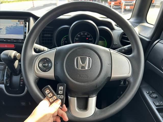 N-BOX G SSパッケージ 禁煙車 CTBA オートHID 両電スラ Fシートヒーター 純正SDナビ フルセグ BT DVD Bカメラ ステリモ スマートキーX2 電格ミラーウインカー チルトステア シートリフター 純正14AW(6枚目)