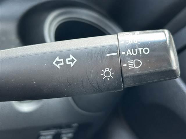 N-BOX G SSパッケージ 禁煙車 CTBA オートHID 両電スラ Fシートヒーター 純正SDナビ フルセグ BT DVD Bカメラ ステリモ スマートキーX2 電格ミラーウインカー チルトステア シートリフター 純正14AW(24枚目)