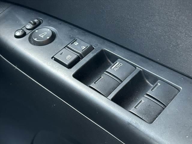 N-BOX G SSパッケージ 禁煙車 CTBA オートHID 両電スラ Fシートヒーター 純正SDナビ フルセグ BT DVD Bカメラ ステリモ スマートキーX2 電格ミラーウインカー チルトステア シートリフター 純正14AW(28枚目)