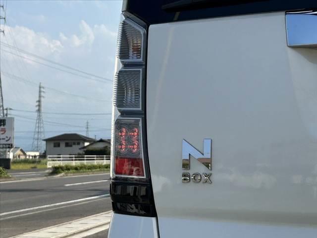 N-BOX G SSパッケージ 禁煙車 CTBA オートHID 両電スラ Fシートヒーター 純正SDナビ フルセグ BT DVD Bカメラ ステリモ スマートキーX2 電格ミラーウインカー チルトステア シートリフター 純正14AW(37枚目)