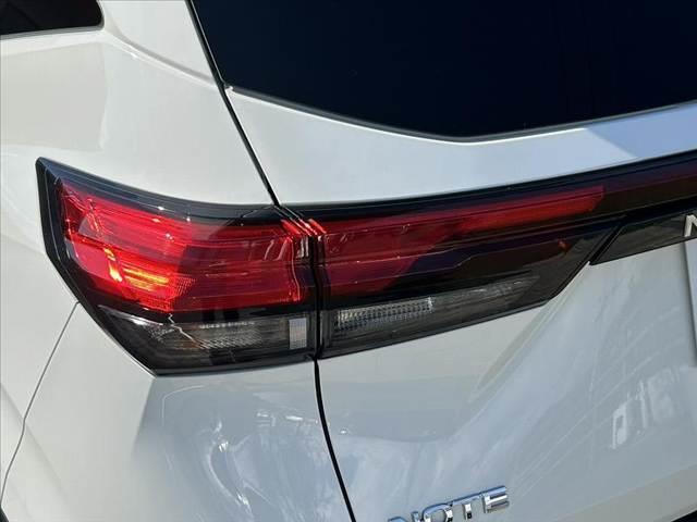 ノート Ｓ　禁煙車　車検整備付　エマブレ　Ａハイビーム　オートライト　スマートキーＸ２　社外メモリナビ　ＢＴ　ＥＴＣ　ＦＲドラレコ　電子Ｐ　オートホールド　コーナーセンサー　チルトステア　シートリフター（32枚目）