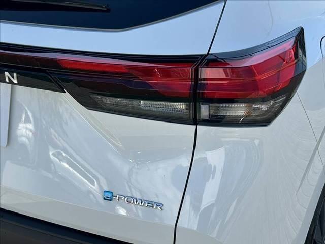 ノート Ｓ　禁煙車　車検整備付　エマブレ　Ａハイビーム　オートライト　スマートキーＸ２　社外メモリナビ　ＢＴ　ＥＴＣ　ＦＲドラレコ　電子Ｐ　オートホールド　コーナーセンサー　チルトステア　シートリフター（33枚目）