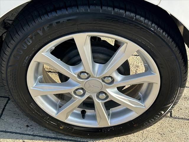 ムーヴ X SAIII 禁煙車 車検整備付 後期 オートハイビーム オートライト ETC アームレスト シートヒーター Aストップ 電格ミラー 純正CD チルトステア シートリフター Pガラス ベンチシート マット(35枚目)