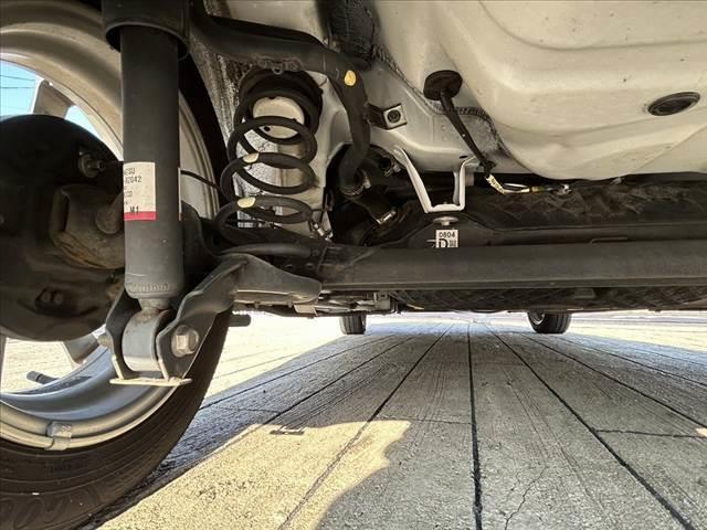 ムーヴ X SAIII 禁煙車 車検整備付 後期 オートハイビーム オートライト ETC アームレスト シートヒーター Aストップ 電格ミラー 純正CD チルトステア シートリフター Pガラス ベンチシート マット(41枚目)