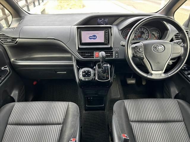 ヴォクシー ZS 後期 セーフティセンス Aハイ クルコン 電スラ 純正SDナビ 地デジ BT Bカメ スマートキーX2 ETC 電格ミラー Rロール Pガラス オートLED チルトステア 純正AW スタッドレスT(2枚目)