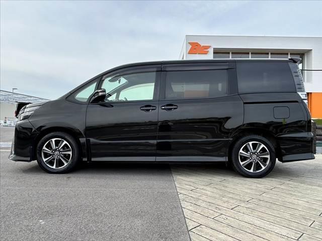 ヴォクシー ZS 後期 セーフティセンス Aハイ クルコン 電スラ 純正SDナビ 地デジ BT Bカメ スマートキーX2 ETC 電格ミラー Rロール Pガラス オートLED チルトステア 純正AW スタッドレスT(11枚目)