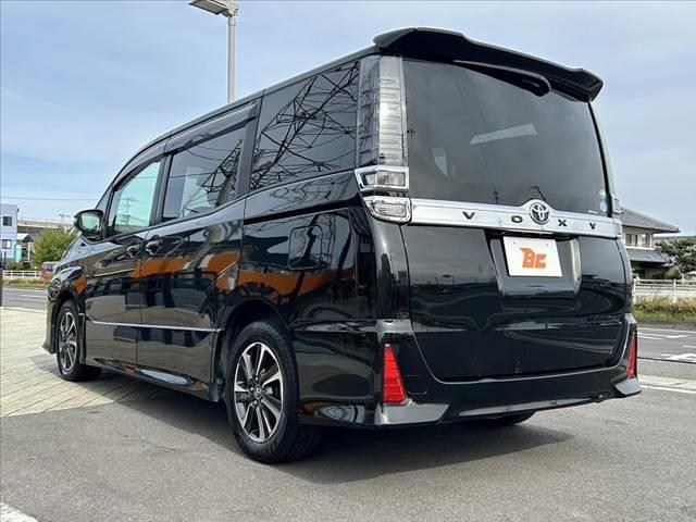 ヴォクシー ZS 後期 セーフティセンス Aハイ クルコン 電スラ 純正SDナビ 地デジ BT Bカメ スマートキーX2 ETC 電格ミラー Rロール Pガラス オートLED チルトステア 純正AW スタッドレスT(13枚目)