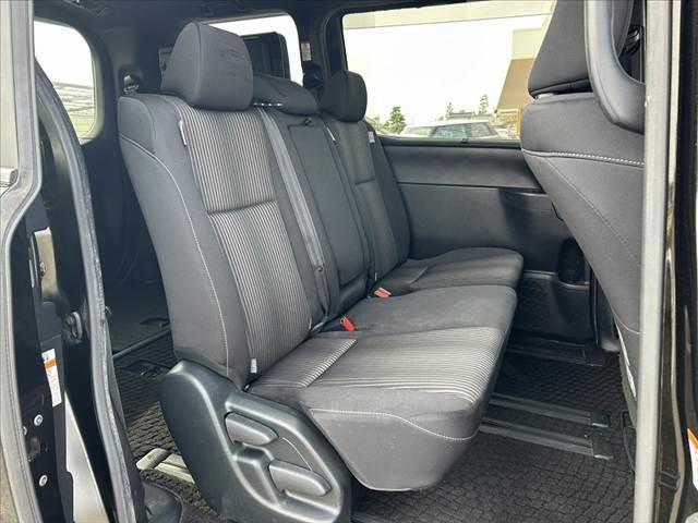 ヴォクシー ZS 後期 セーフティセンス Aハイ クルコン 電スラ 純正SDナビ 地デジ BT Bカメ スマートキーX2 ETC 電格ミラー Rロール Pガラス オートLED チルトステア 純正AW スタッドレスT(19枚目)