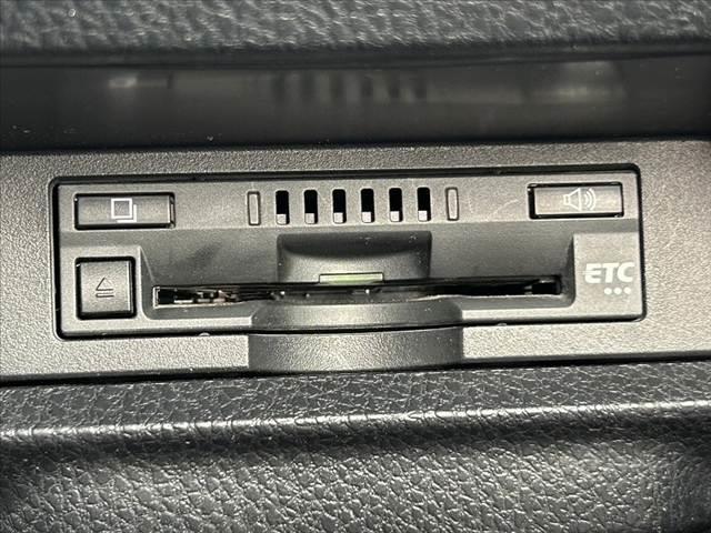 ヴォクシー ZS 後期 セーフティセンス Aハイ クルコン 電スラ 純正SDナビ 地デジ BT Bカメ スマートキーX2 ETC 電格ミラー Rロール Pガラス オートLED チルトステア 純正AW スタッドレスT(26枚目)