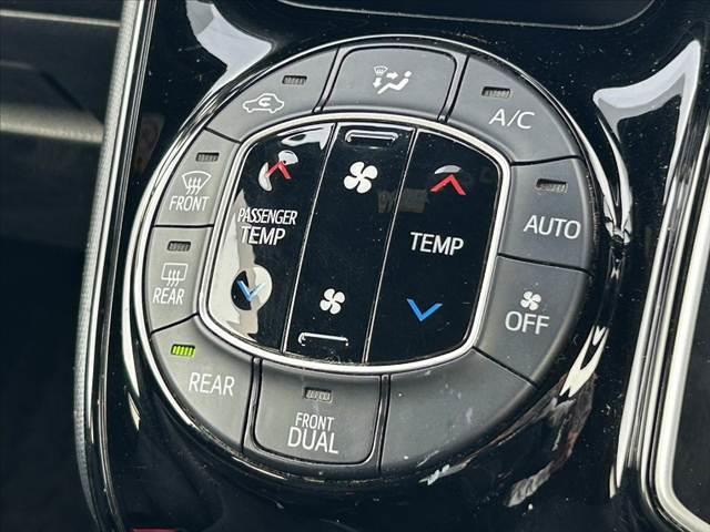 ヴォクシー ZS 後期 セーフティセンス Aハイ クルコン 電スラ 純正SDナビ 地デジ BT Bカメ スマートキーX2 ETC 電格ミラー Rロール Pガラス オートLED チルトステア 純正AW スタッドレスT(28枚目)