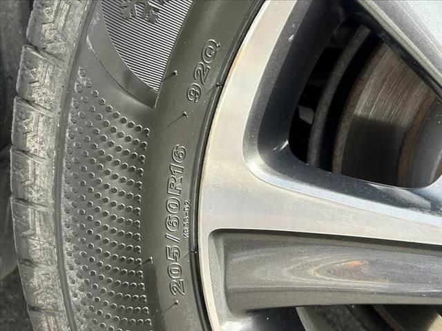 ヴォクシー ZS 後期 セーフティセンス Aハイ クルコン 電スラ 純正SDナビ 地デジ BT Bカメ スマートキーX2 ETC 電格ミラー Rロール Pガラス オートLED チルトステア 純正AW スタッドレスT(41枚目)