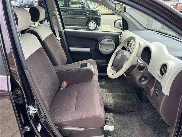 パッソ プラスハナ 禁煙 車検整備付 プロジェクターHIDヘッド フォグ スマートキー スペア 純正CD AAC 電格ミラーウインカー Pガラス チルトステア シートリフター ベンチシート 分割可倒式Rシート ETC(16枚目)