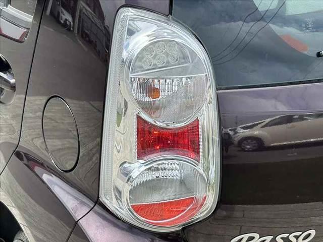 パッソ プラスハナ 禁煙 車検整備付 プロジェクターHIDヘッド フォグ スマートキー スペア 純正CD AAC 電格ミラーウインカー Pガラス チルトステア シートリフター ベンチシート 分割可倒式Rシート ETC(28枚目)
