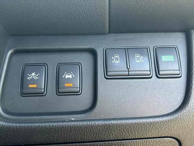 セレナ 後期 両電スラ エマブレ アラビュー フリップダウンM 純正SDナビ フルセグ BT DVD クルコン ETC スマートキーX2 オートLED 外ウッドコンビ 社外17AW レザー調シート Rフィルム(6枚目)