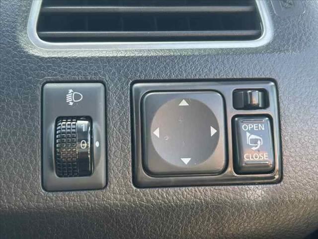 セレナ 後期 両電スラ エマブレ アラビュー フリップダウンM 純正SDナビ フルセグ BT DVD クルコン ETC スマートキーX2 オートLED 外ウッドコンビ 社外17AW レザー調シート Rフィルム(24枚目)