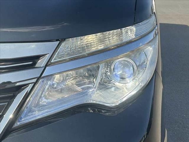 セレナ 後期 両電スラ エマブレ アラビュー フリップダウンM 純正SDナビ フルセグ BT DVD クルコン ETC スマートキーX2 オートLED 外ウッドコンビ 社外17AW レザー調シート Rフィルム(31枚目)