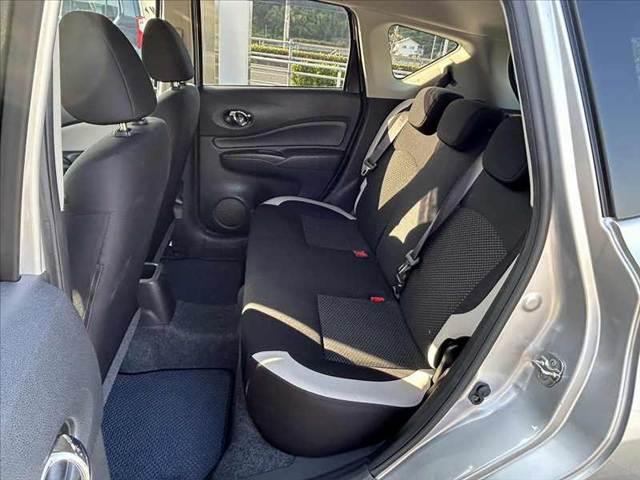 ノート e-パワー B 後期 禁煙車 車検整備付 エマブレ アラビュー インテリミラー FRソナー スマートキー 社外CD オートライト Aハイビーム チルトステア シートリフター 電格ミラーウインカー Pガラス オートAC(18枚目)