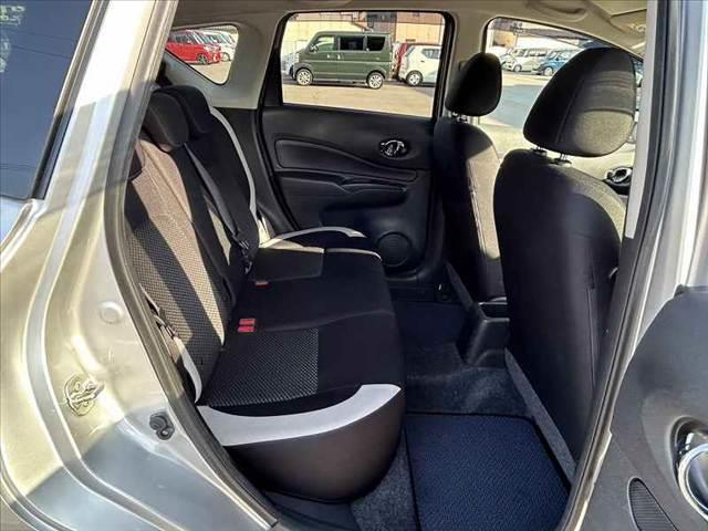 ノート e-パワー B 後期 禁煙車 車検整備付 エマブレ アラビュー インテリミラー FRソナー スマートキー 社外CD オートライト Aハイビーム チルトステア シートリフター 電格ミラーウインカー Pガラス オートAC(19枚目)