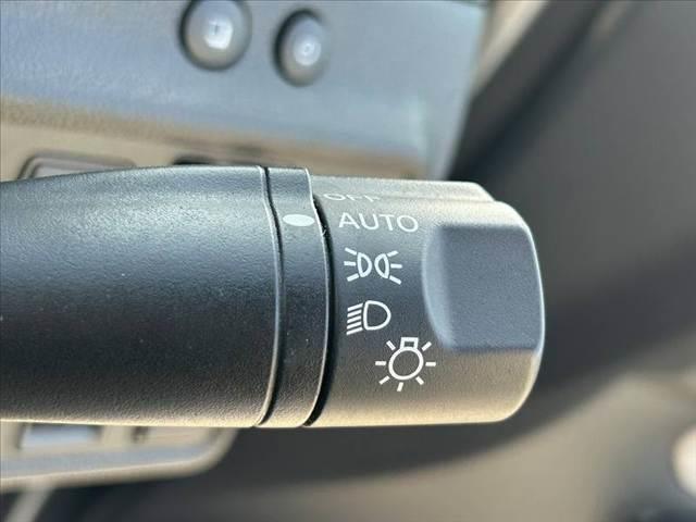 ノート e-パワー B 後期 禁煙車 車検整備付 エマブレ アラビュー インテリミラー FRソナー スマートキー 社外CD オートライト Aハイビーム チルトステア シートリフター 電格ミラーウインカー Pガラス オートAC(22枚目)