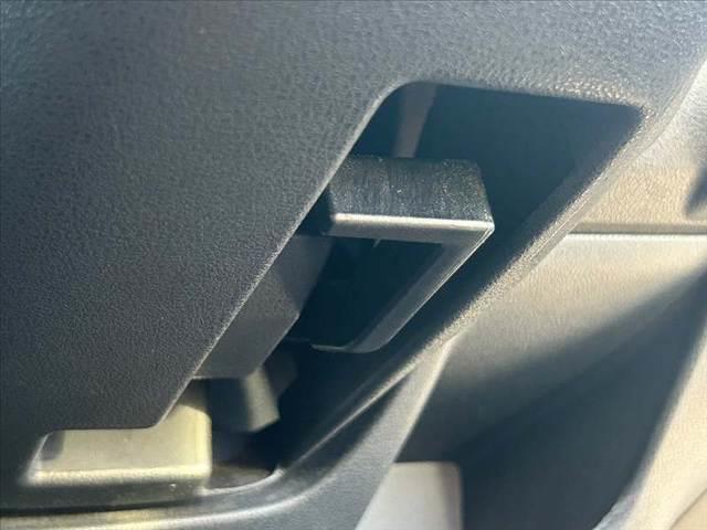 ノート e-パワー B 後期 禁煙車 車検整備付 エマブレ アラビュー インテリミラー FRソナー スマートキー 社外CD オートライト Aハイビーム チルトステア シートリフター 電格ミラーウインカー Pガラス オートAC(25枚目)