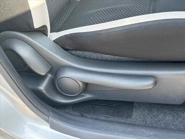 ノート e-パワー B 後期 禁煙車 車検整備付 エマブレ アラビュー インテリミラー FRソナー スマートキー 社外CD オートライト Aハイビーム チルトステア シートリフター 電格ミラーウインカー Pガラス オートAC(27枚目)