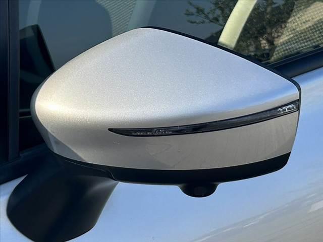 ノート e-パワー B 後期 禁煙車 車検整備付 エマブレ アラビュー インテリミラー FRソナー スマートキー 社外CD オートライト Aハイビーム チルトステア シートリフター 電格ミラーウインカー Pガラス オートAC(29枚目)