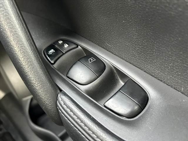 エクストレイル 20Xt エマージェンシーブレーキパッケージ Pアシスト クルコン Pバックドア オートLED アラビュー 純正SDナビ フルセグ BT ステリモ ETC スマートキー2 ルーフレール 純正17AW チルトステア シートリフター Fシートヒーター(32枚目)