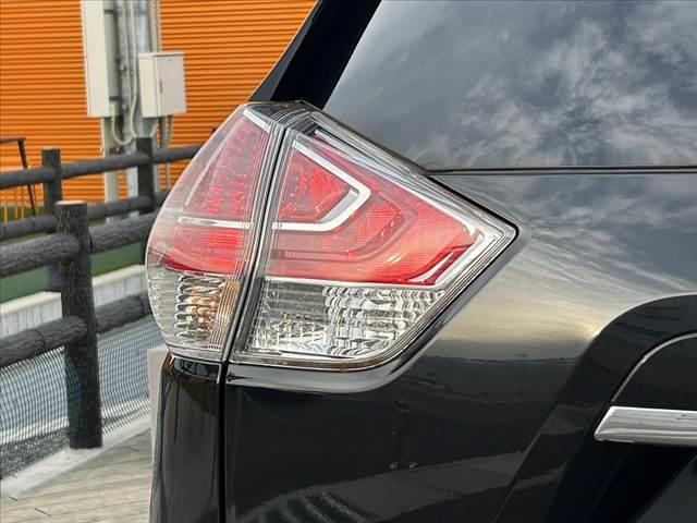 エクストレイル 20Xt エマージェンシーブレーキパッケージ Pアシスト クルコン Pバックドア オートLED アラビュー 純正SDナビ フルセグ BT ステリモ ETC スマートキー2 ルーフレール 純正17AW チルトステア シートリフター Fシートヒーター(41枚目)